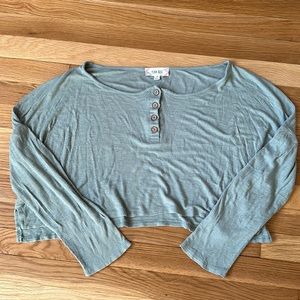 Long sleeve cropped top